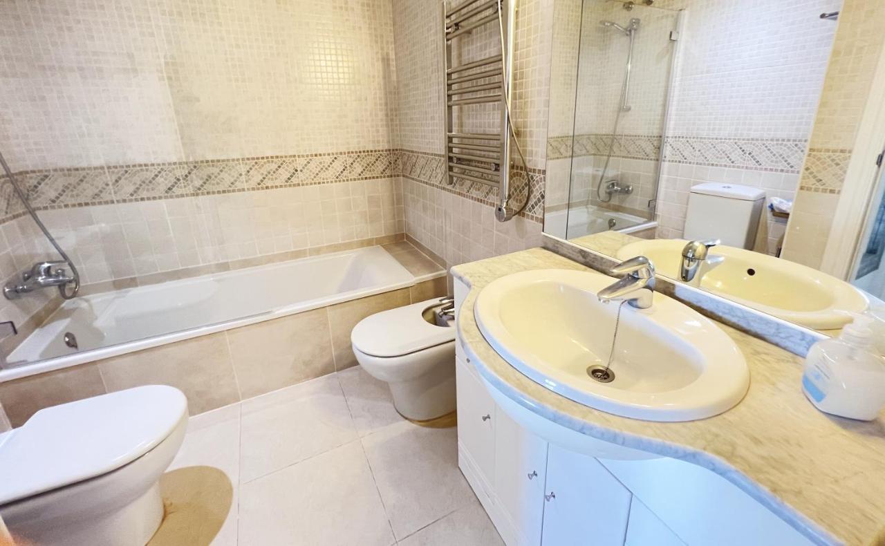 La Bovila Apartment With Exceptional Yard プラヤ・デアロ エクステリア 写真